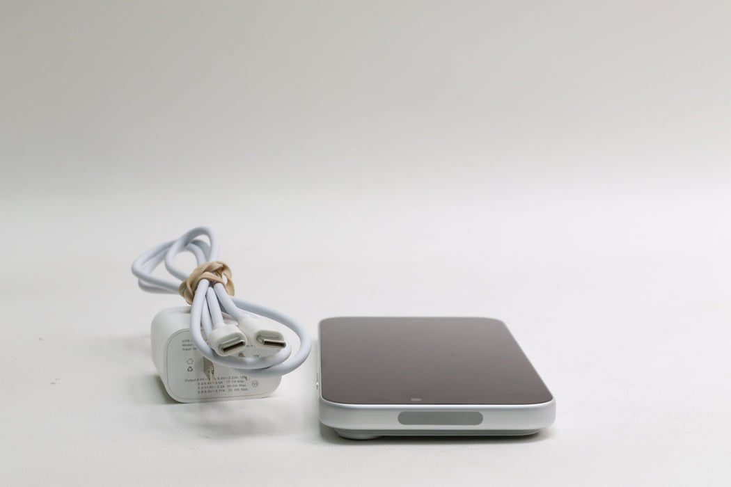 iPhone 17 Pro Max, 1TB, Unlocked, Silver, MFXN4LL/A w/ Apple Case