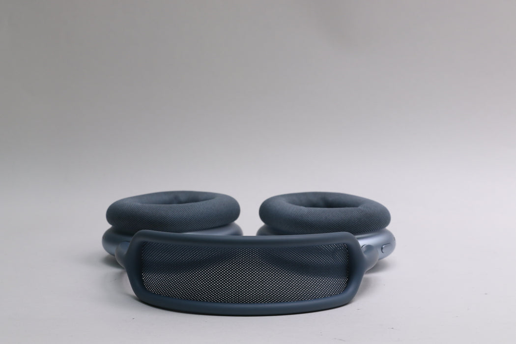 Apple AirPods Max USB-C (Blue) MWW63AM/A w/ Box and Smart Case!