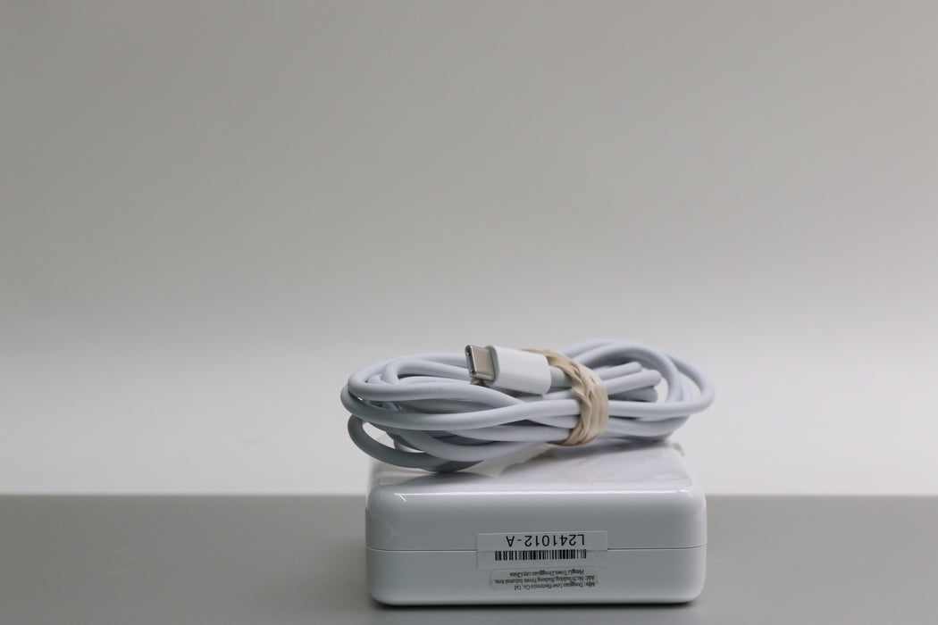 15" 2017, MacBook Pro, MPTU2LL/A, i7-7700HQ, 16GB, 256GB, Radeon Pro 555