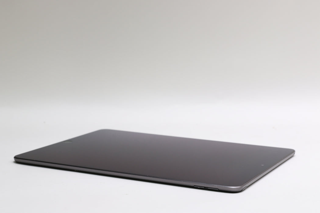 iPad Air (3rd Gen), 64GB, Wi-Fi Only, Space Gray, MUUJ2LL/A 10.5”