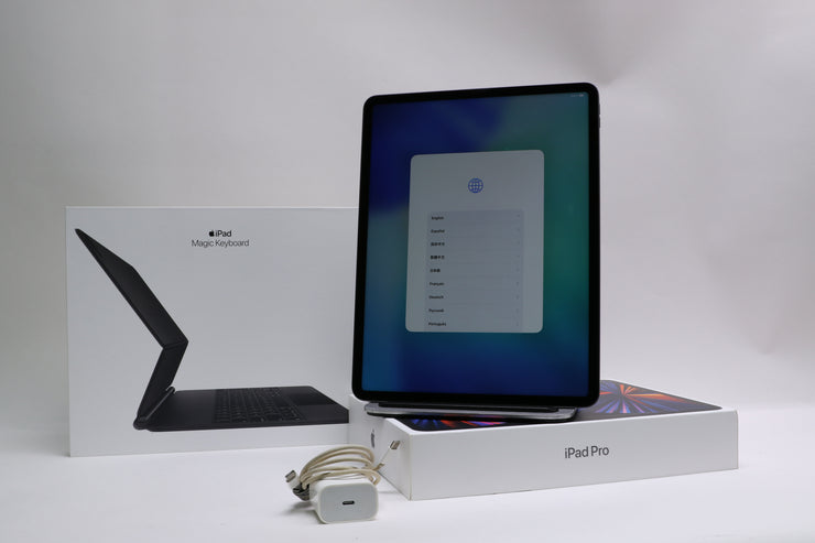 12.9" Apple iPad Pro M1, 5th Gen, 512GB, Wi-Fi, Space Gray, MHNK3LL/A w/ KB!