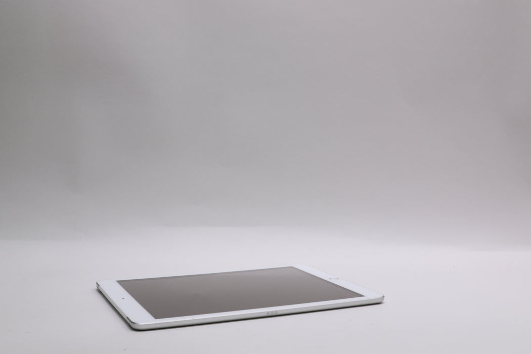 10.9" Apple iPad 10.2" 7th Gen, 32GB, Unlocked, Silver, MW6C2J/A — photo 6 of 13