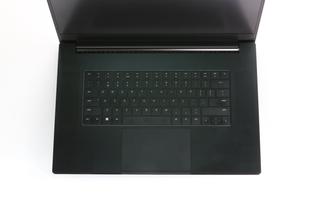 17.3" Razer Blade 17 (2022) - RZ09-0423, i7-12800H, 64GB, 1TB SSD, RTX 3070 Ti — photo 3 of 13