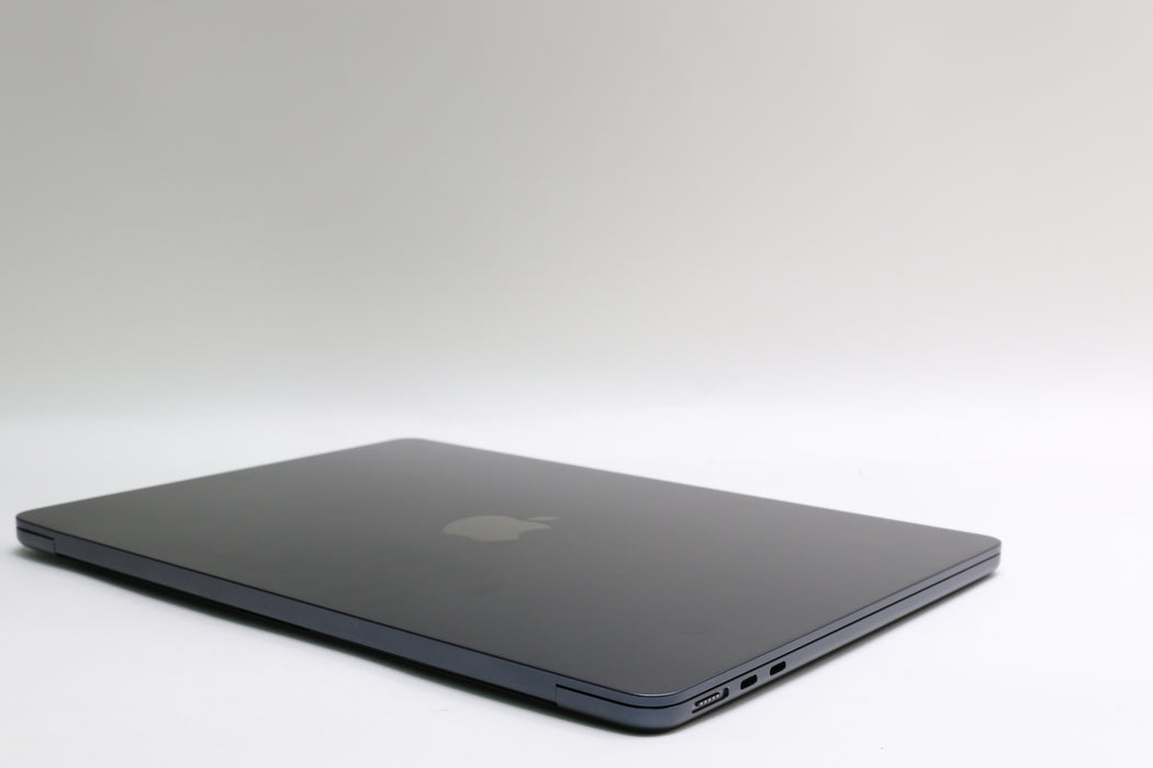 100% Battery! 13" 2022, Macbook Air, MC7X4LL/A, Apple M2, 16GB, 256GB SSD, 8C