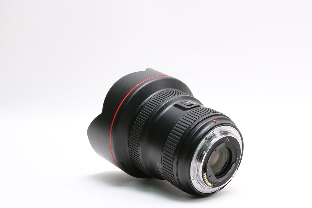 Canon EF 11-24mm f/4L USM Lens w/ Hood, Case, Caps!