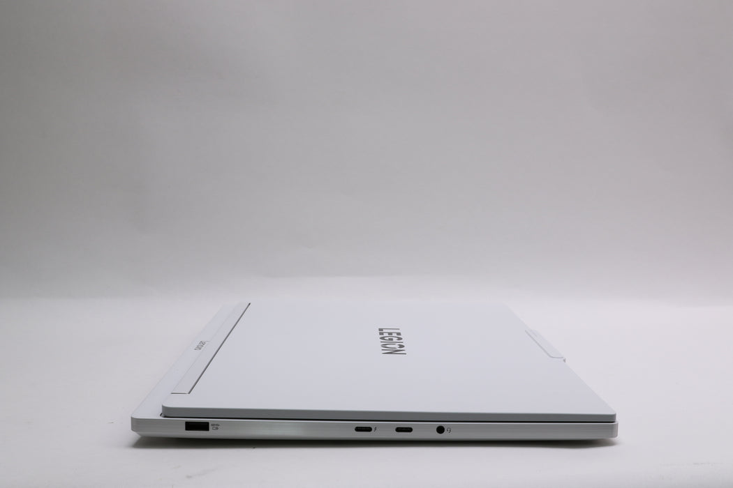 16" QHD+ Lenovo Legion 7 16IAX10, Ultra 9 275HX, 32GB, 1TB SSD, RTX 5070 — photo 10 of 13